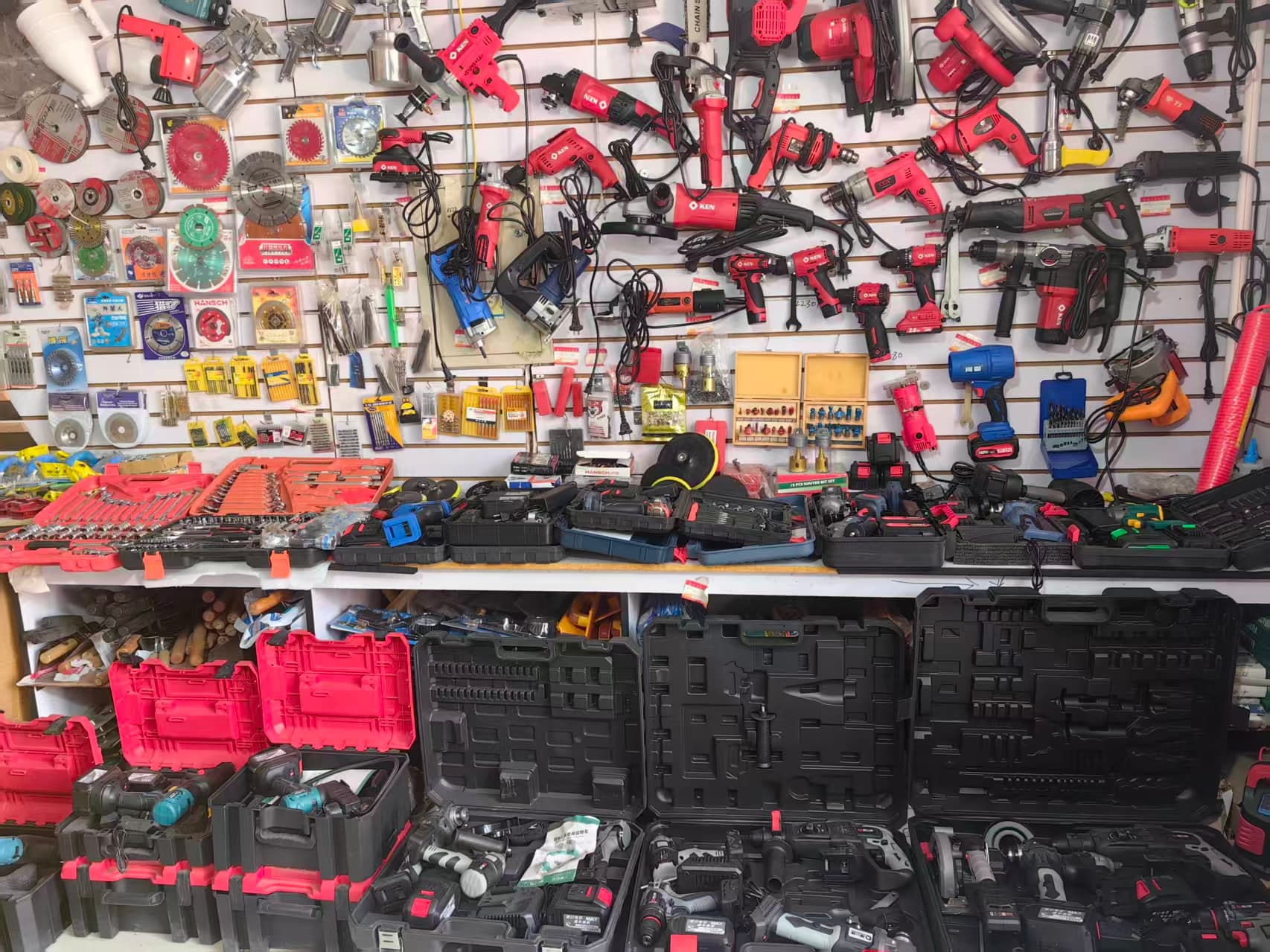 Хуатонгийн Тоног Төхөөрөмж ба Чимэглэл