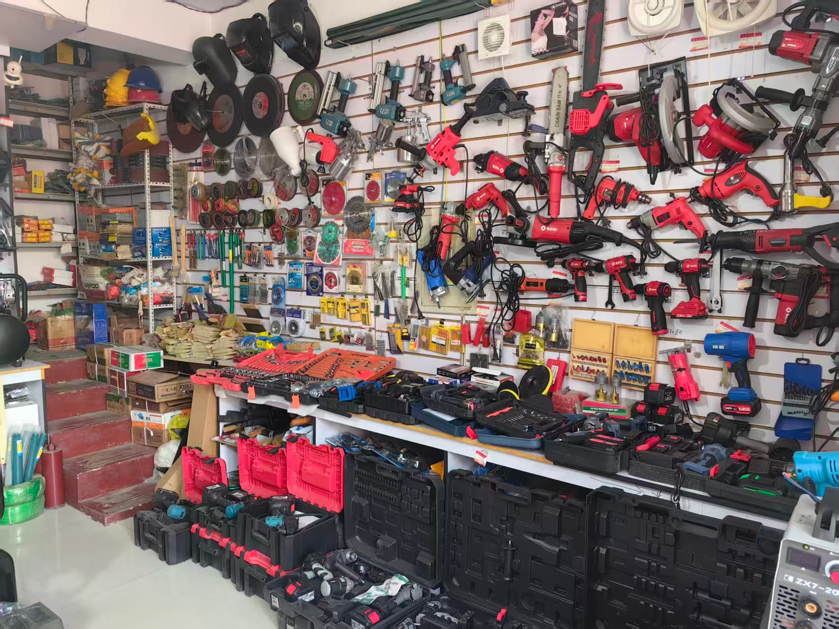 Хуатонгийн Тоног Төхөөрөмж ба Чимэглэл